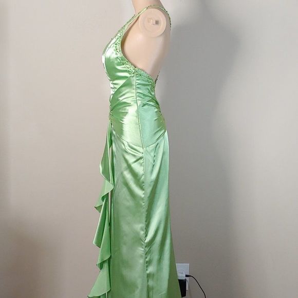 NWT Sexy Evening Gown Prom Dress by Extreme Prom - Picture 2 of 5